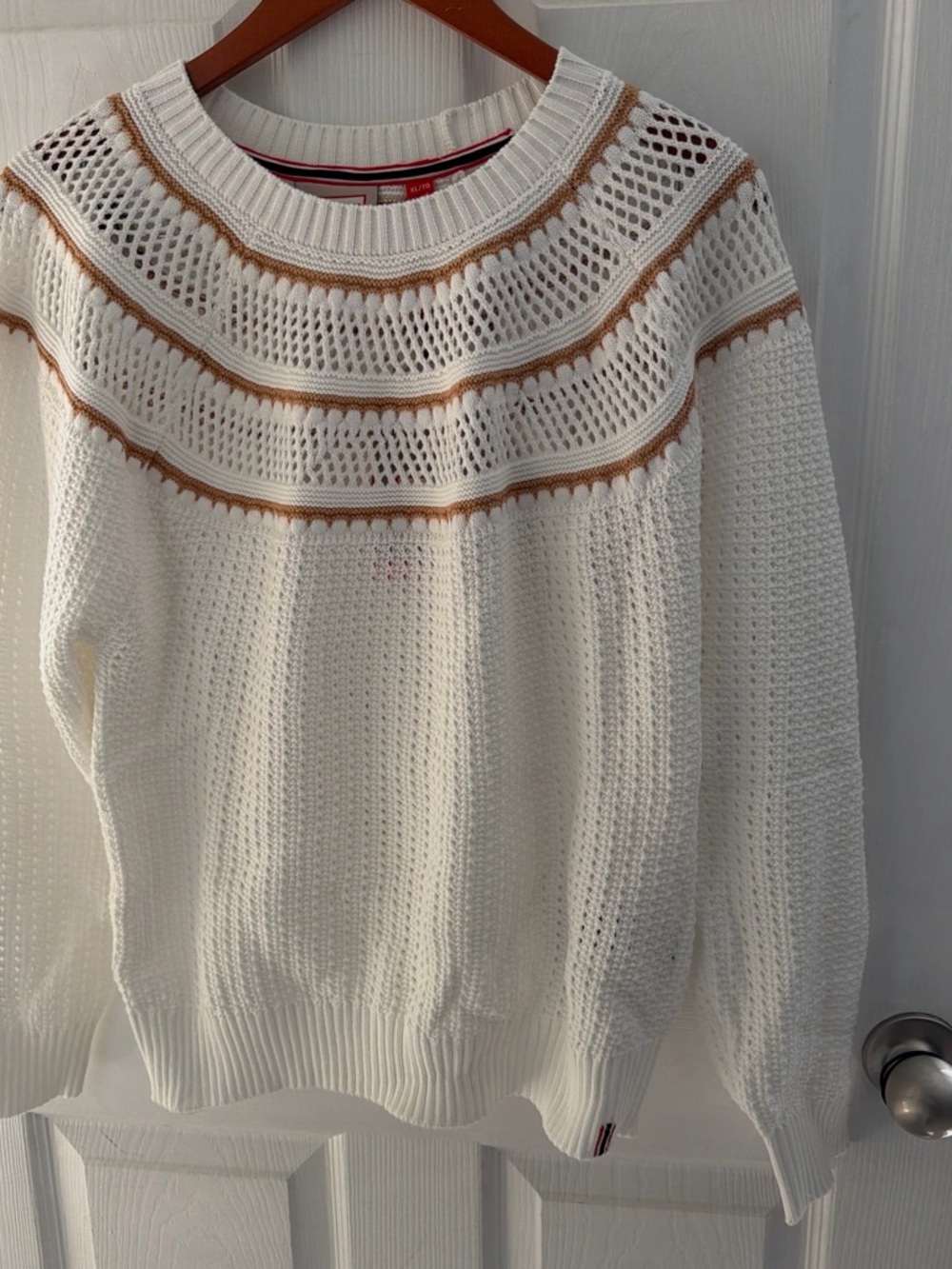 Hunter White Open-Knit Pullover with Tan Yoke Stripes
